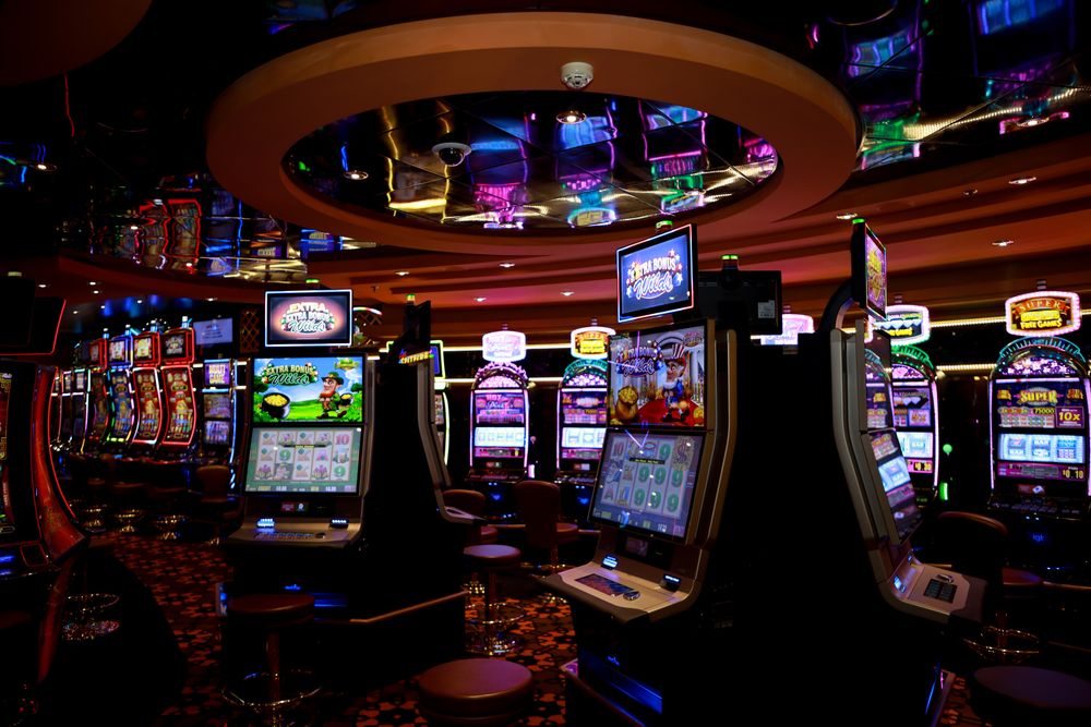 Mesin slot dengan lampu neon — panduan slot online Replaypoker